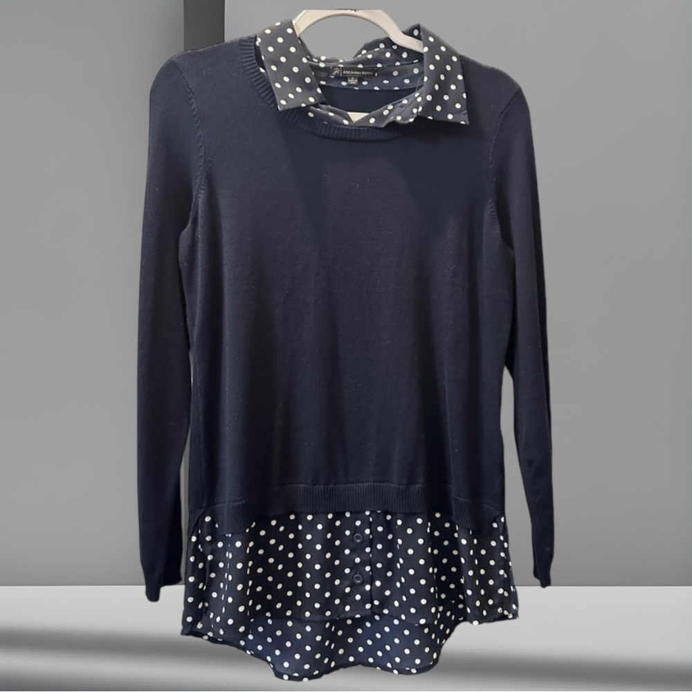 LONG SLEEVE TWOFER COLLARED KNIT TOP in Navy Polkadot Size Small